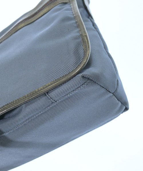 Paul Smith กระเป๋าสะพาย