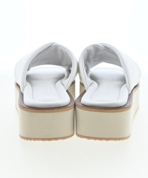 CORSO ROMA 9 รองเท้าแตะ