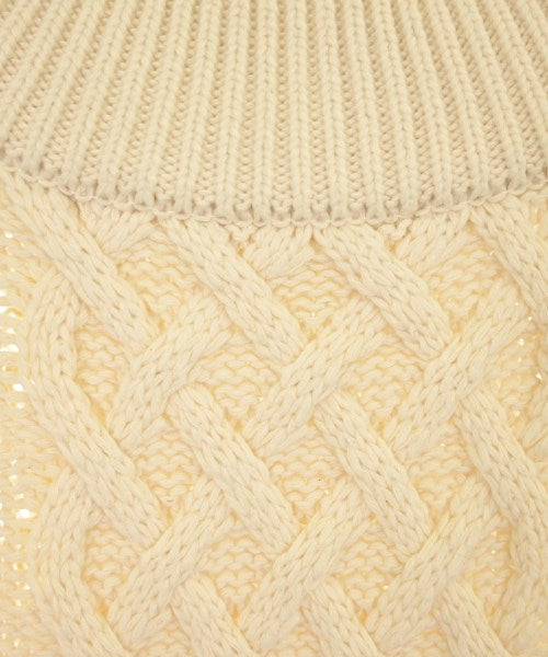 YANUK เสื้อกันหนาว