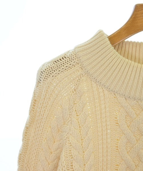 YANUK เสื้อกันหนาว