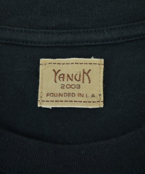 YANUK เสื้อยืด/เสื้อท็อปส์