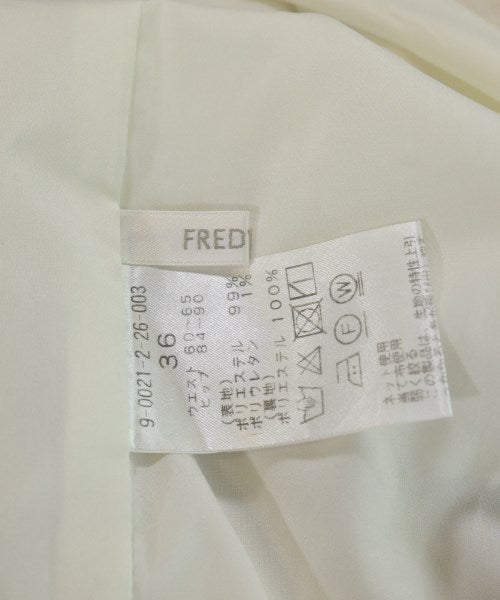 fredy emue กระโปรงยาวถึงเข่า