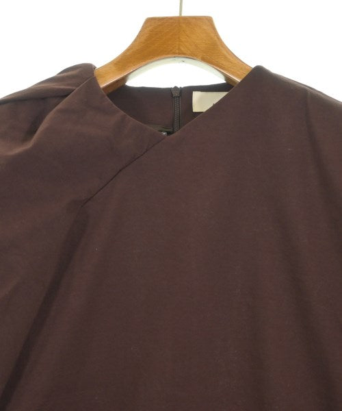 AKIRA NAKA เสื้อยืด/เสื้อท็อปส์