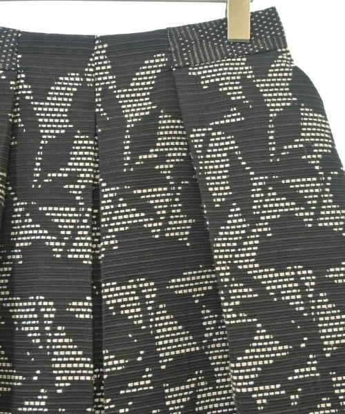 SUPPORT SURFACE กระโปรงยาวถึงเข่า