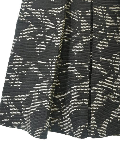 SUPPORT SURFACE กระโปรงยาวถึงเข่า