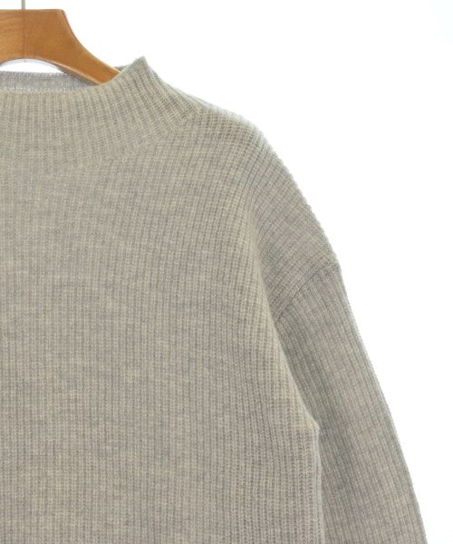 7-ID concept. เสื้อกันหนาว