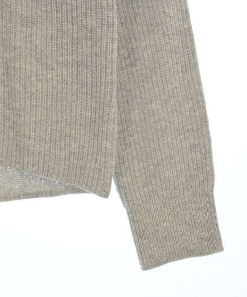 7-ID concept. เสื้อกันหนาว