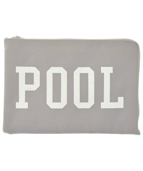 THE POOL คลัตช์