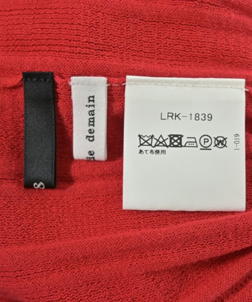 La porte de demain เสื้อกั๊ก