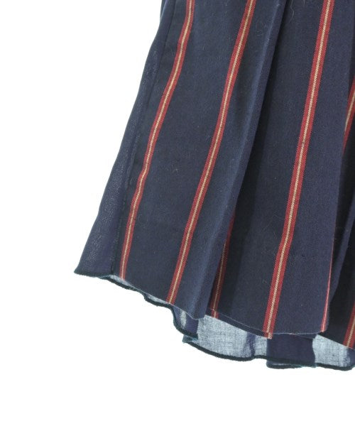 SueUNDERCOVER กระโปรงยาวถึงเข่า