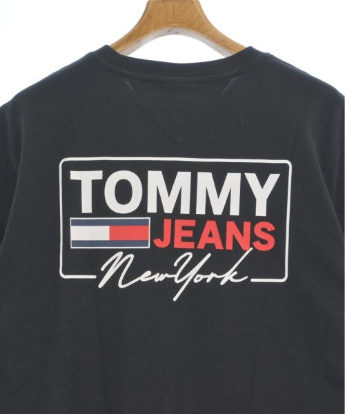 TOMMY JEANS เสื้อยืด/เสื้อท็อปส์