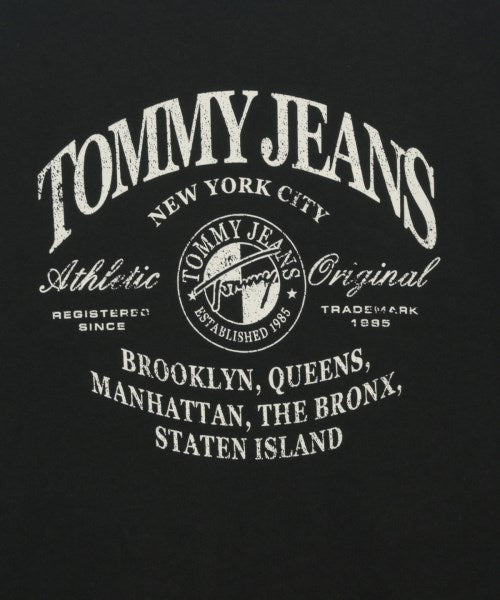 TOMMY JEANS เสื้อยืด/เสื้อท็อปส์