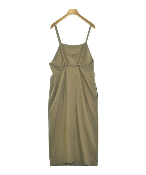 La TOTALITE ชุดเดรส