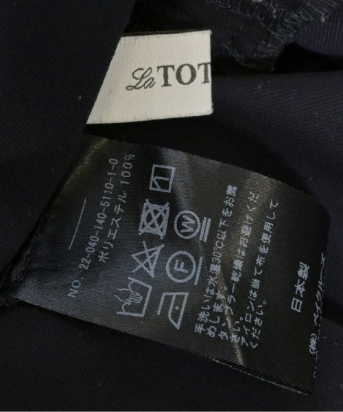 La TOTALITE เดรสที่เป็นเสื้อเชิ้ตตัวยาว