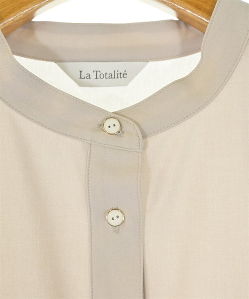 La TOTALITE เดรสที่เป็นเสื้อเชิ้ตตัวยาว