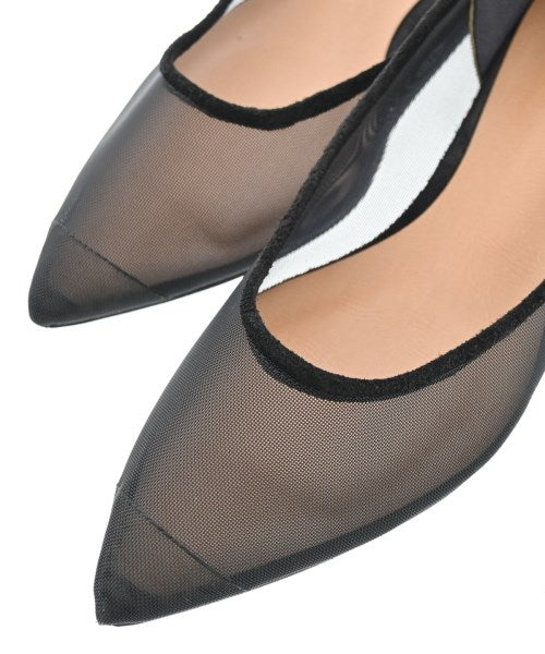 La TOTALITE รองเท้าส้นสูง