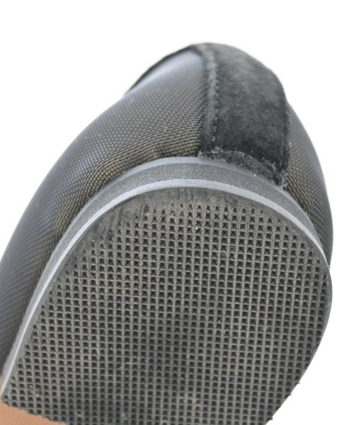 La TOTALITE รองเท้าส้นสูง