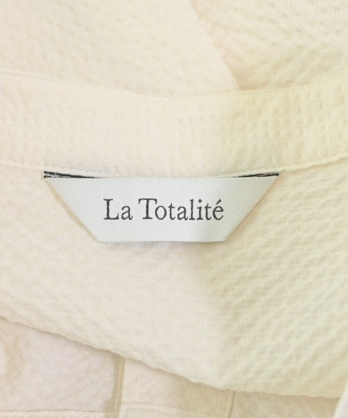 La TOTALITE เสื้อลำลอง