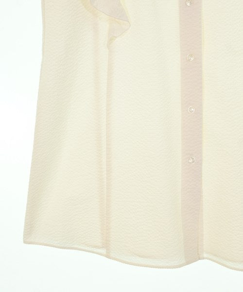 La TOTALITE เสื้อลำลอง