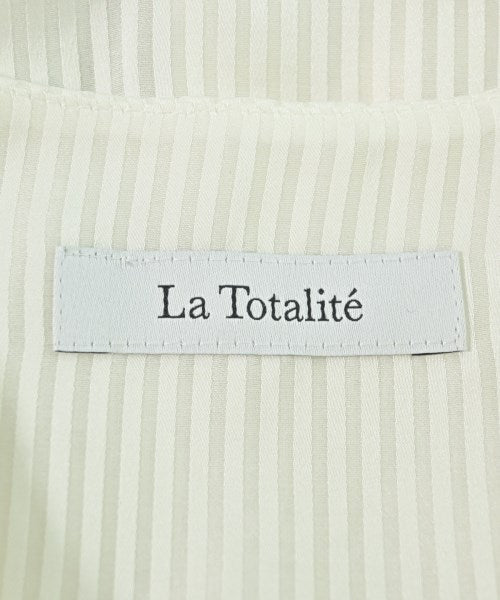 La TOTALITE เสื้อลำลอง