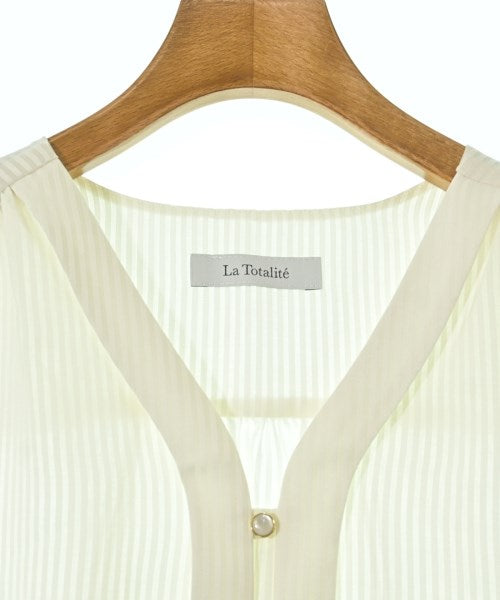 La TOTALITE เสื้อลำลอง