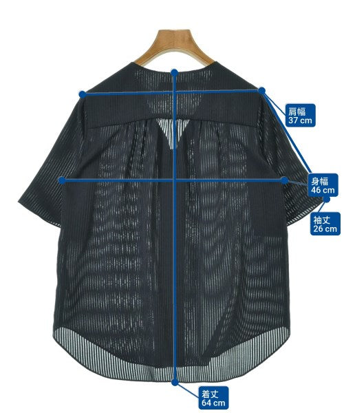 La TOTALITE เสื้อลำลอง