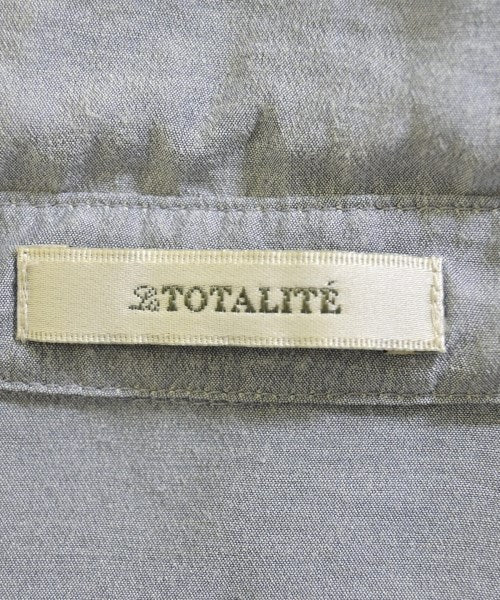 La TOTALITE เสื้อลำลอง