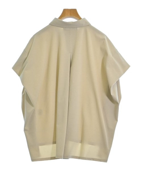 La TOTALITE เสื้อลำลอง