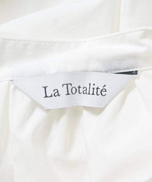 La TOTALITE เสื้อลำลอง