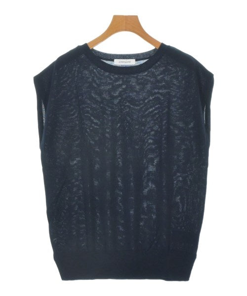 La TOTALITE เสื้อแขนกุด