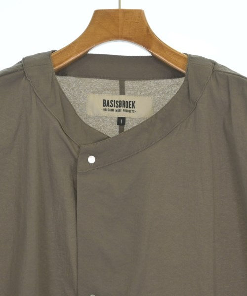 BASISBROEK เสื้อลำลอง