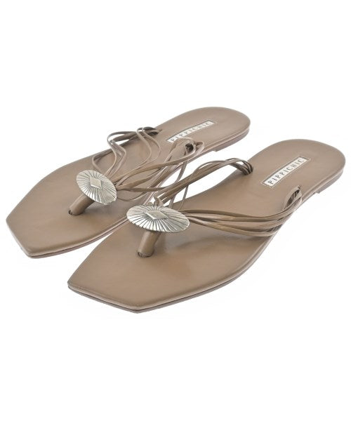 Pippichic รองเท้าแตะ