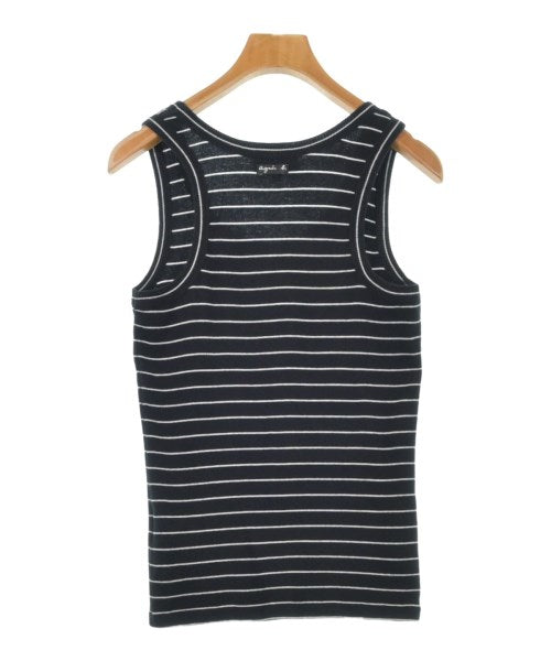 Agnes b. เสื้อกล้าม