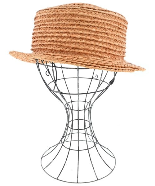 Agnes b. หมวก