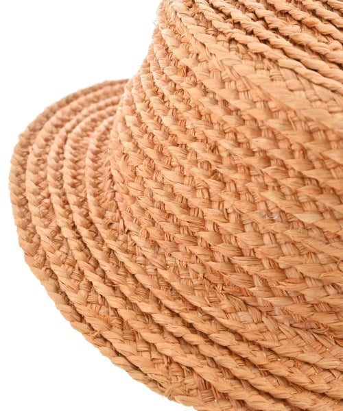 Agnes b. หมวก