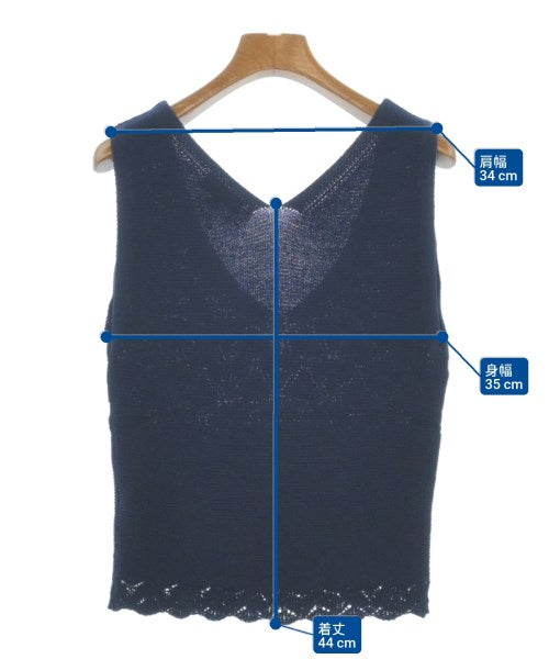 Agnes b. เสื้อกั๊ก