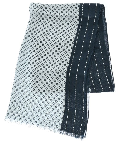 Agnes b. ผ้าคลุมไหล่