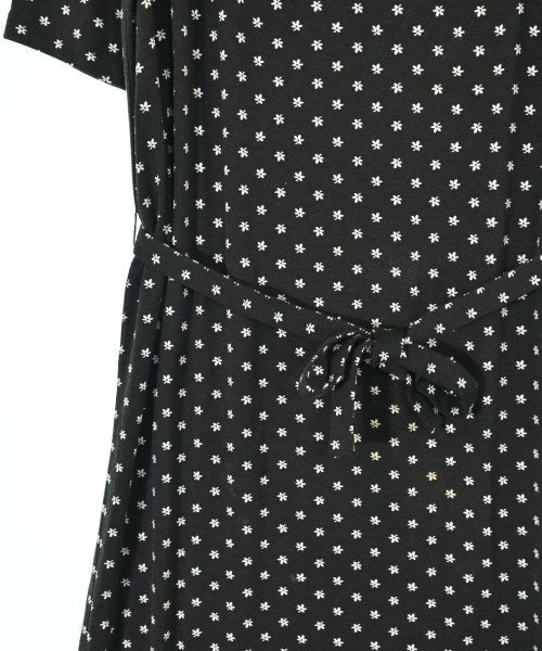 Agnes b. ชุดเดรส