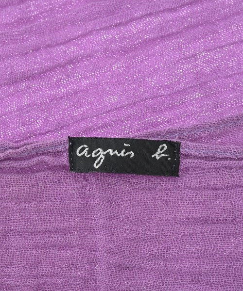 Agnes b. ผ้าคลุมไหล่