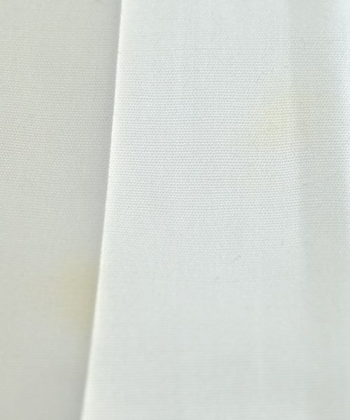 Agnes b. เสื้อลำลอง