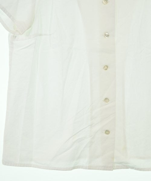 Agnes b. เสื้อลำลอง