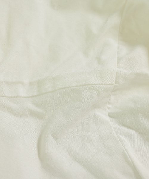 Agnes b. เสื้อลำลอง