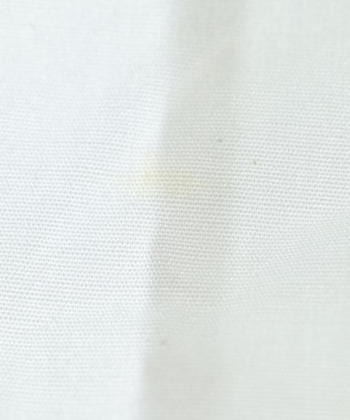 Agnes b. เสื้อลำลอง