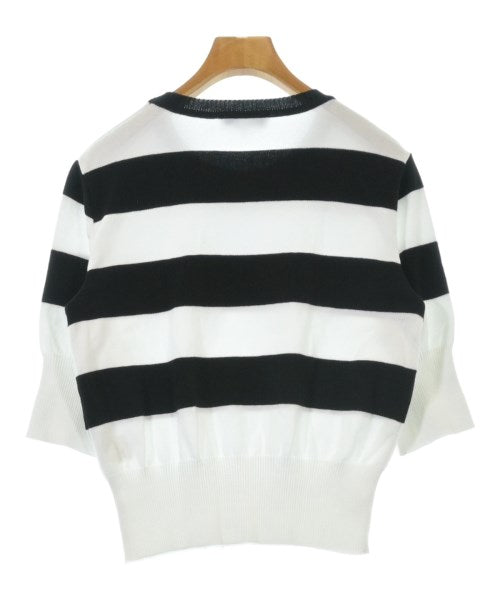 Agnes b. เสื้อกันหนาว