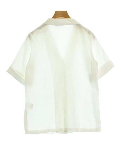 Agnes b. เสื้อลำลอง