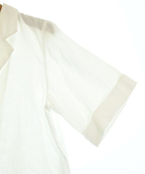 Agnes b. เสื้อลำลอง