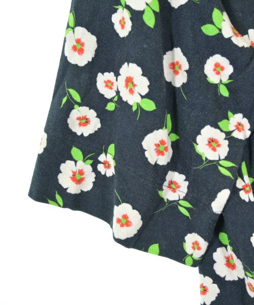 Agnes b. เสื้อลำลอง