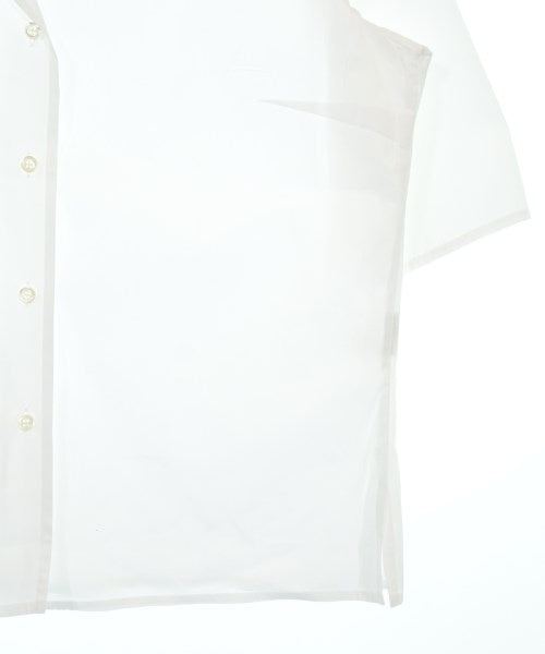 Agnes b. เสื้อลำลอง
