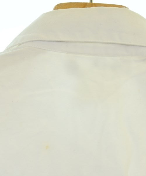 Agnes b. เสื้อลำลอง