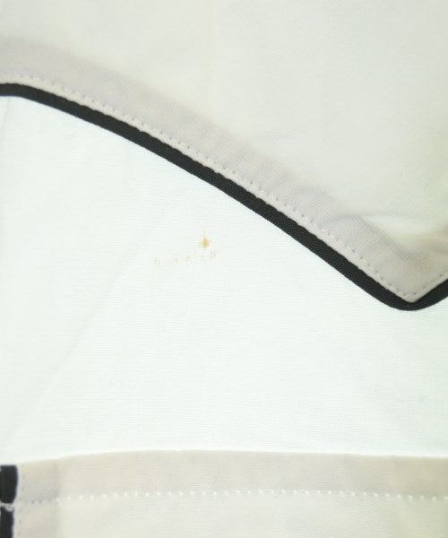 Agnes b. เสื้อลำลอง